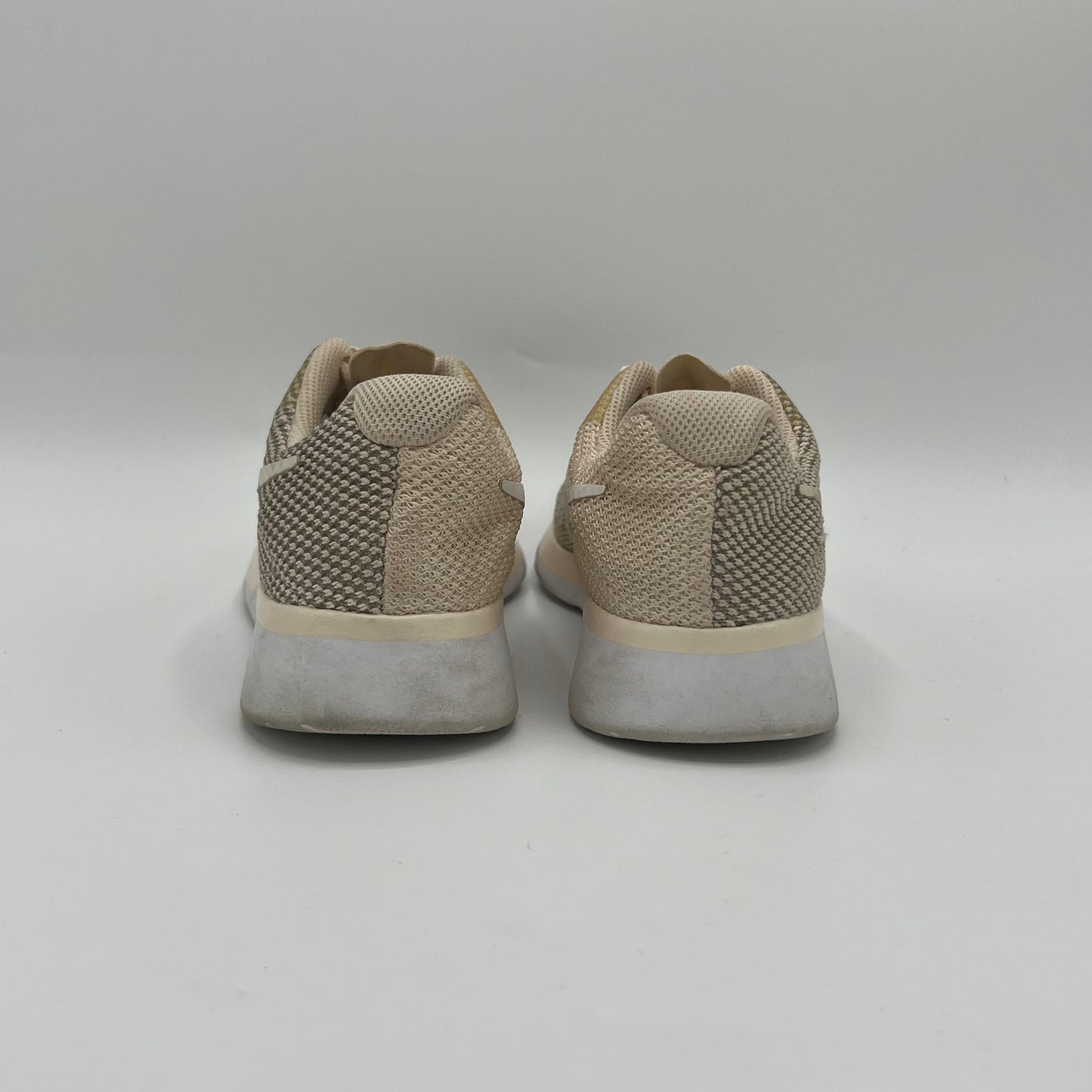 Nike Tanjun
