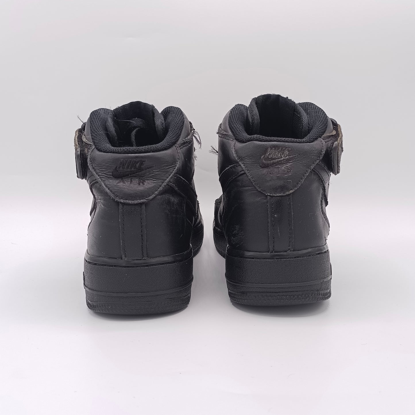 Nike Air Force 1 Mid LE