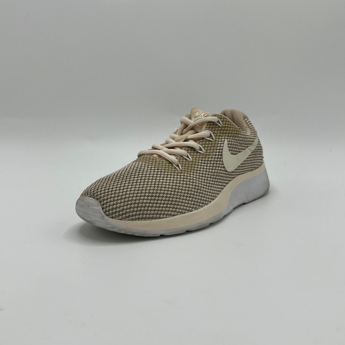 Nike Tanjun