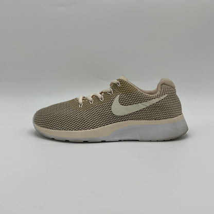 Nike Tanjun