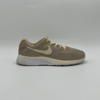Nike Tanjun