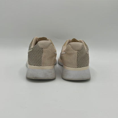 Nike Tanjun