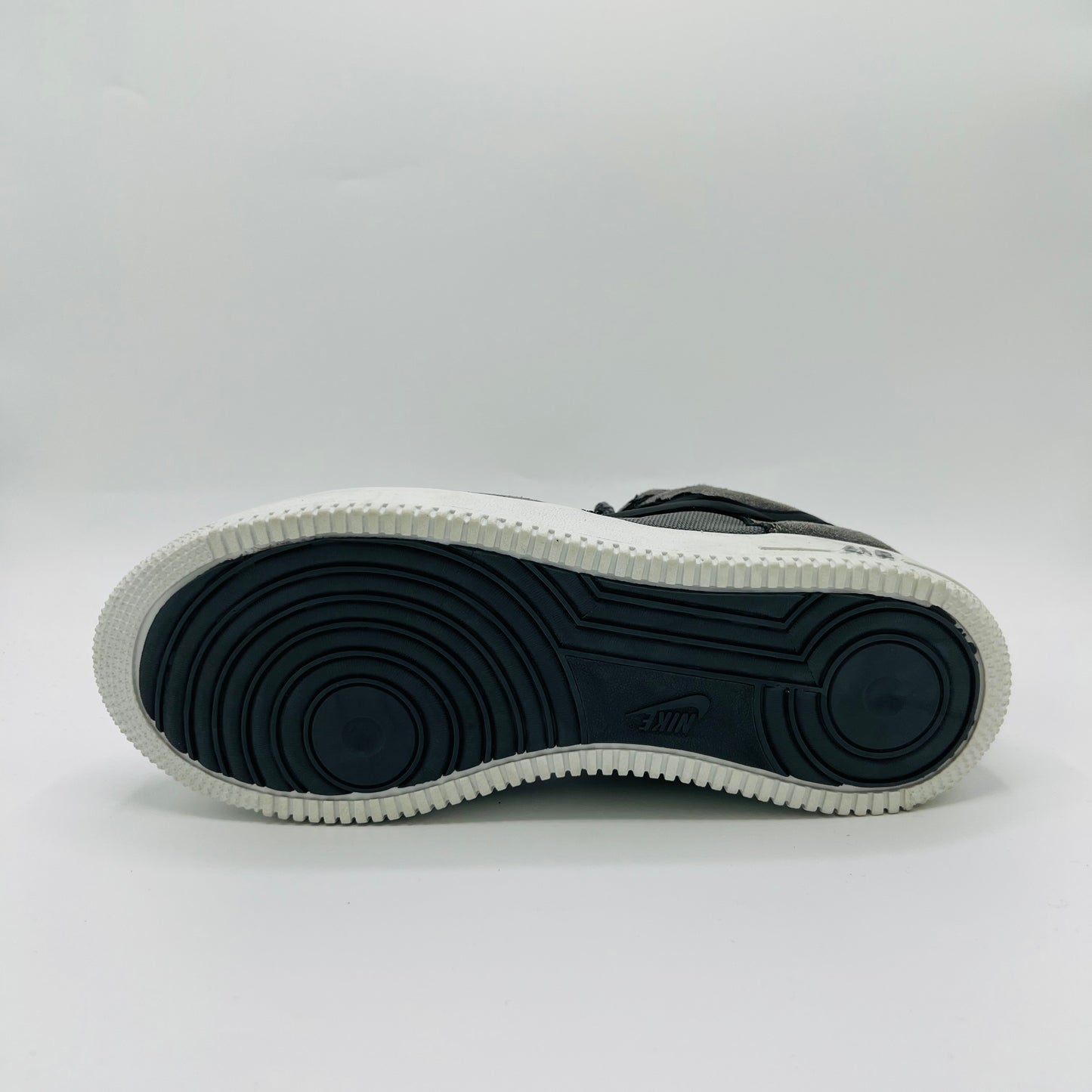 Nike Air Force 1 '07 LV8