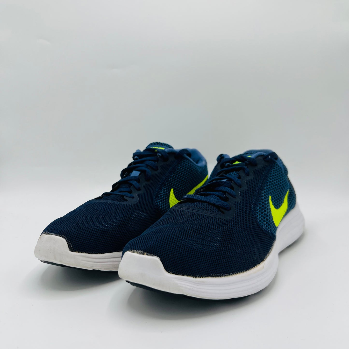 Nike Revolution 3