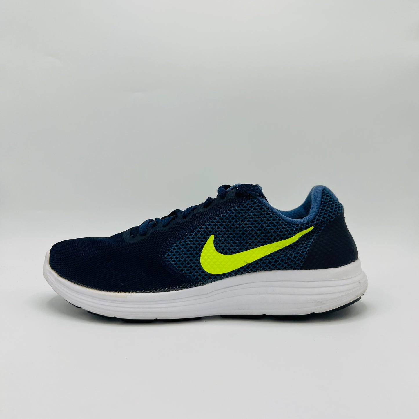 Nike Revolution 3
