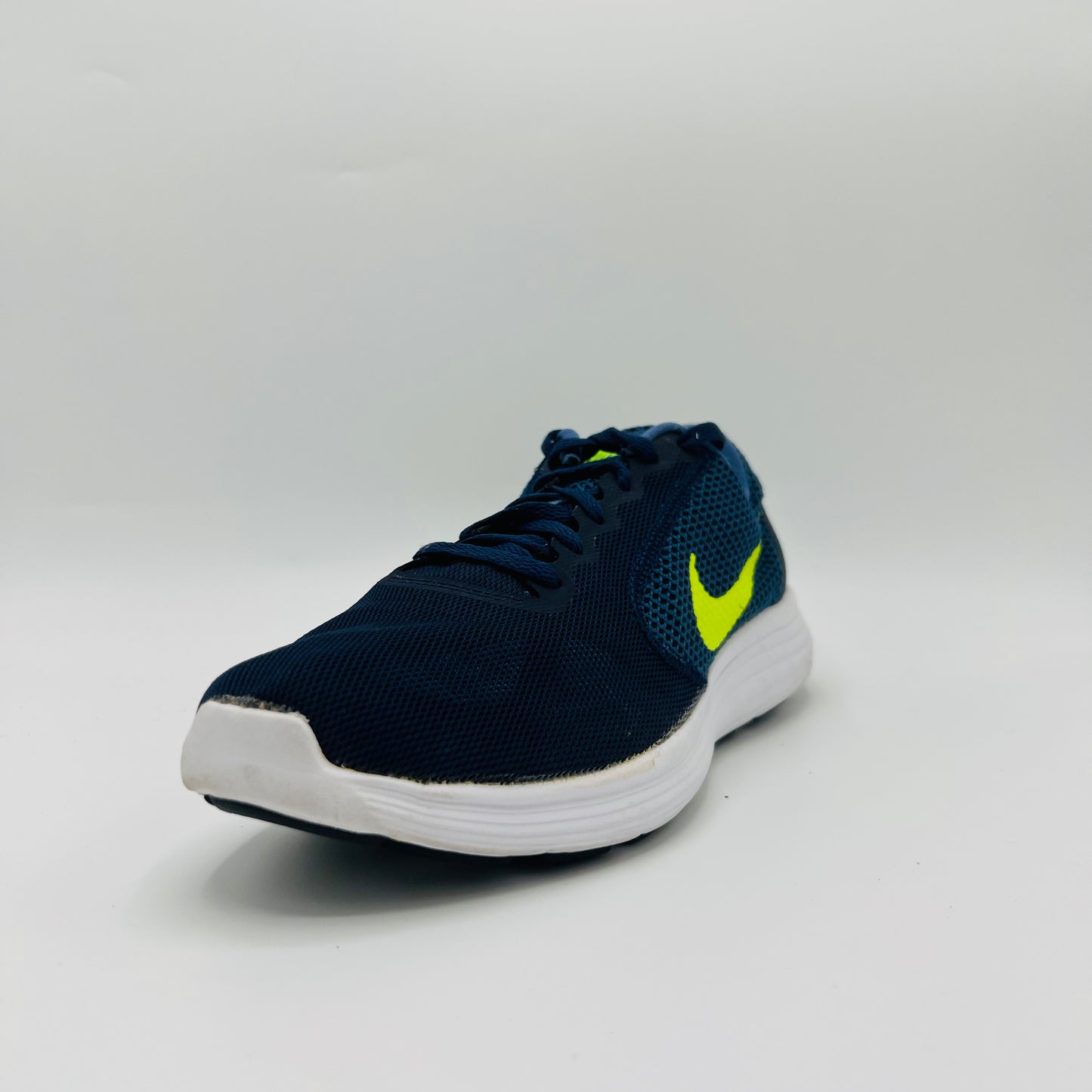 Nike Revolution 3