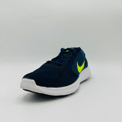 Nike Revolution 3