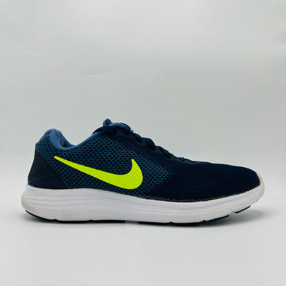 Nike Revolution 3