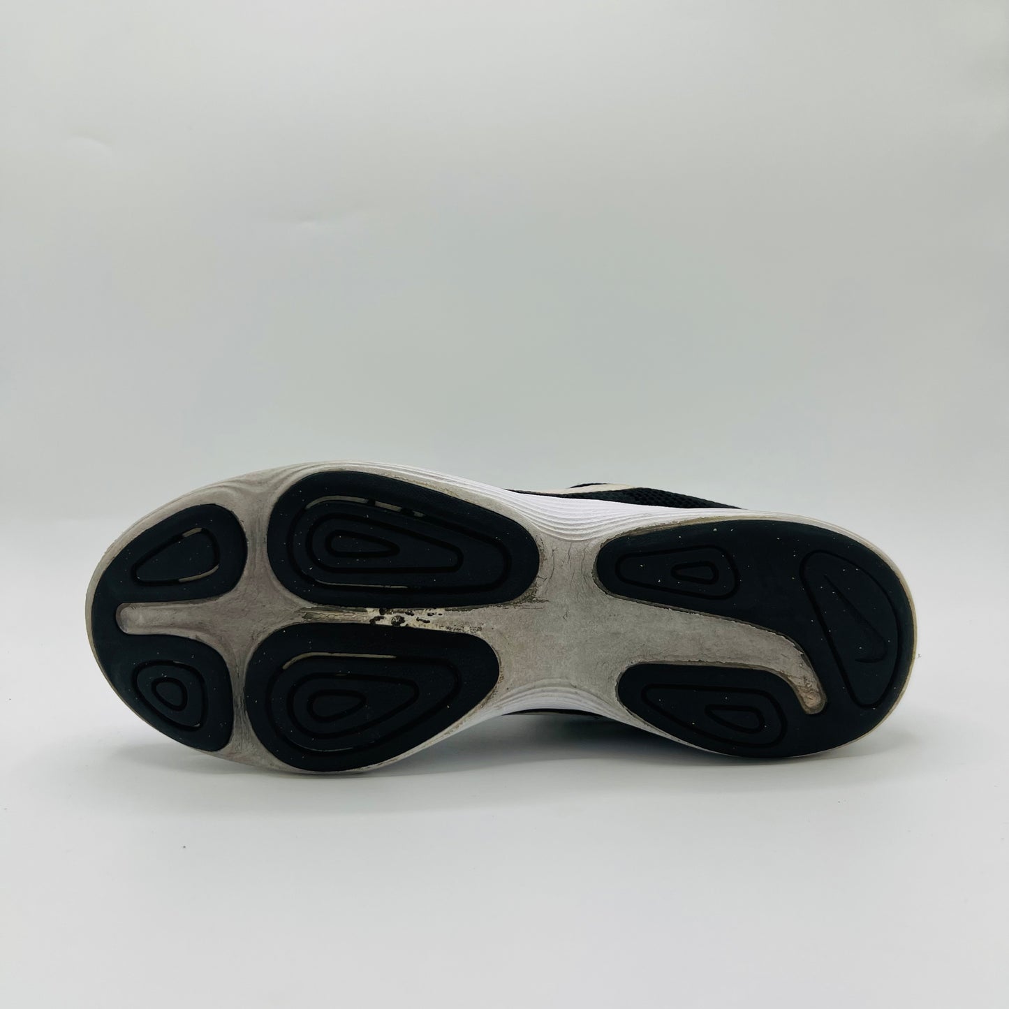 Nike Revolution 4
