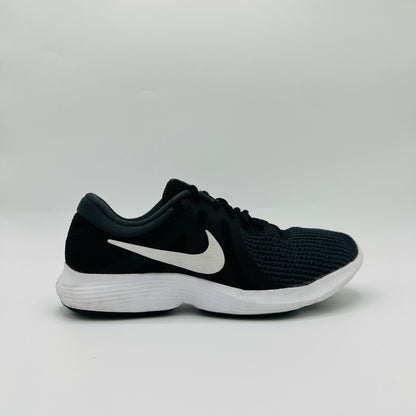 Nike Revolution 4