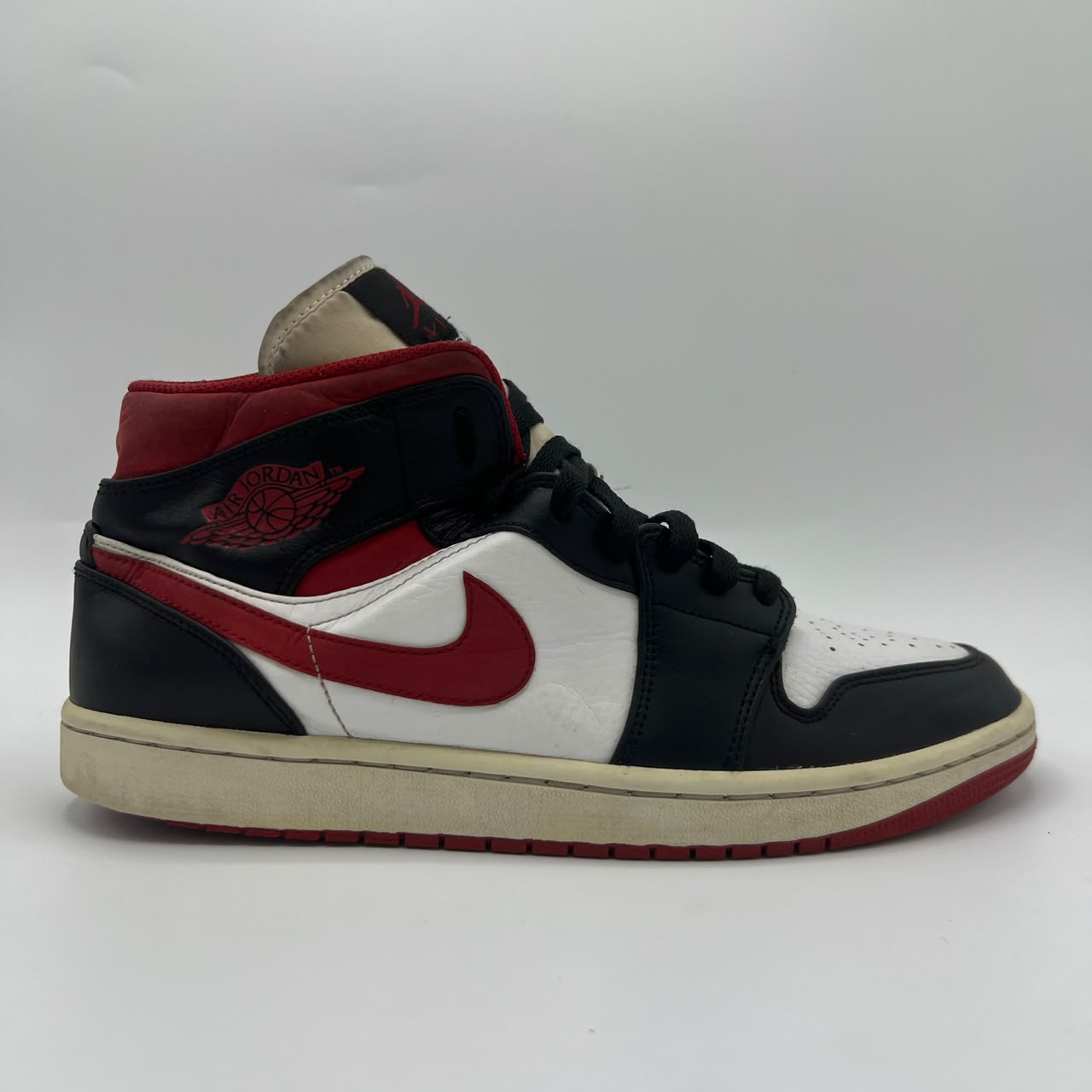 Nike Air Jordan 1