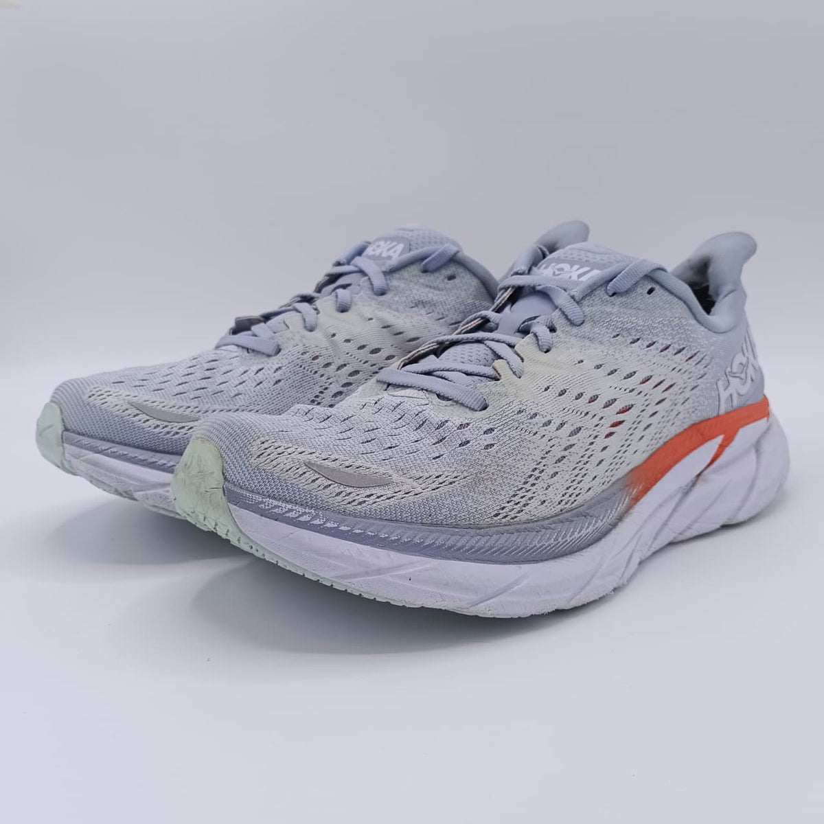 HOKA CLIFTON 8
