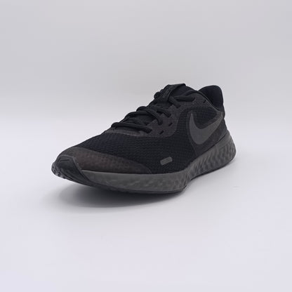 Nike Revolution 5