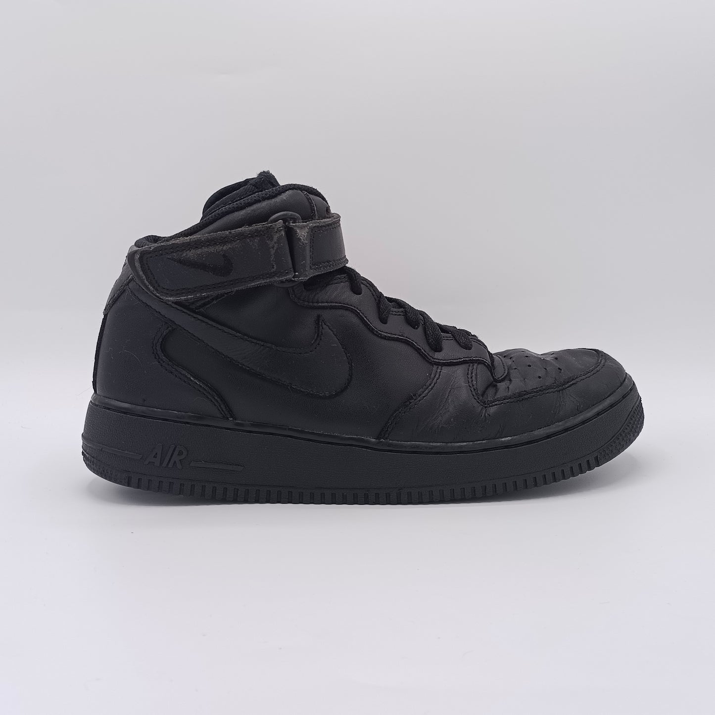 Nike Air Force 1 Mid LE