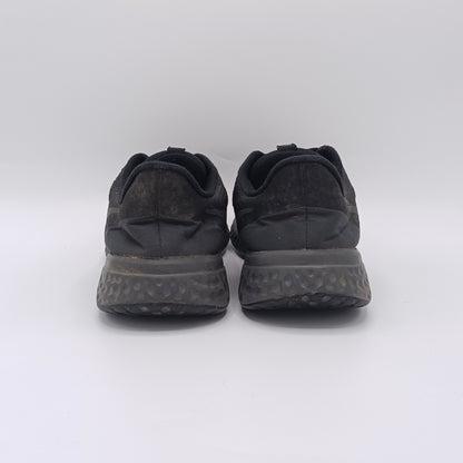 Nike Revolution 5