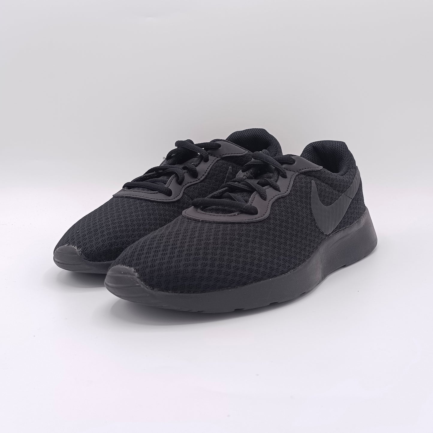 Nike Tanjun