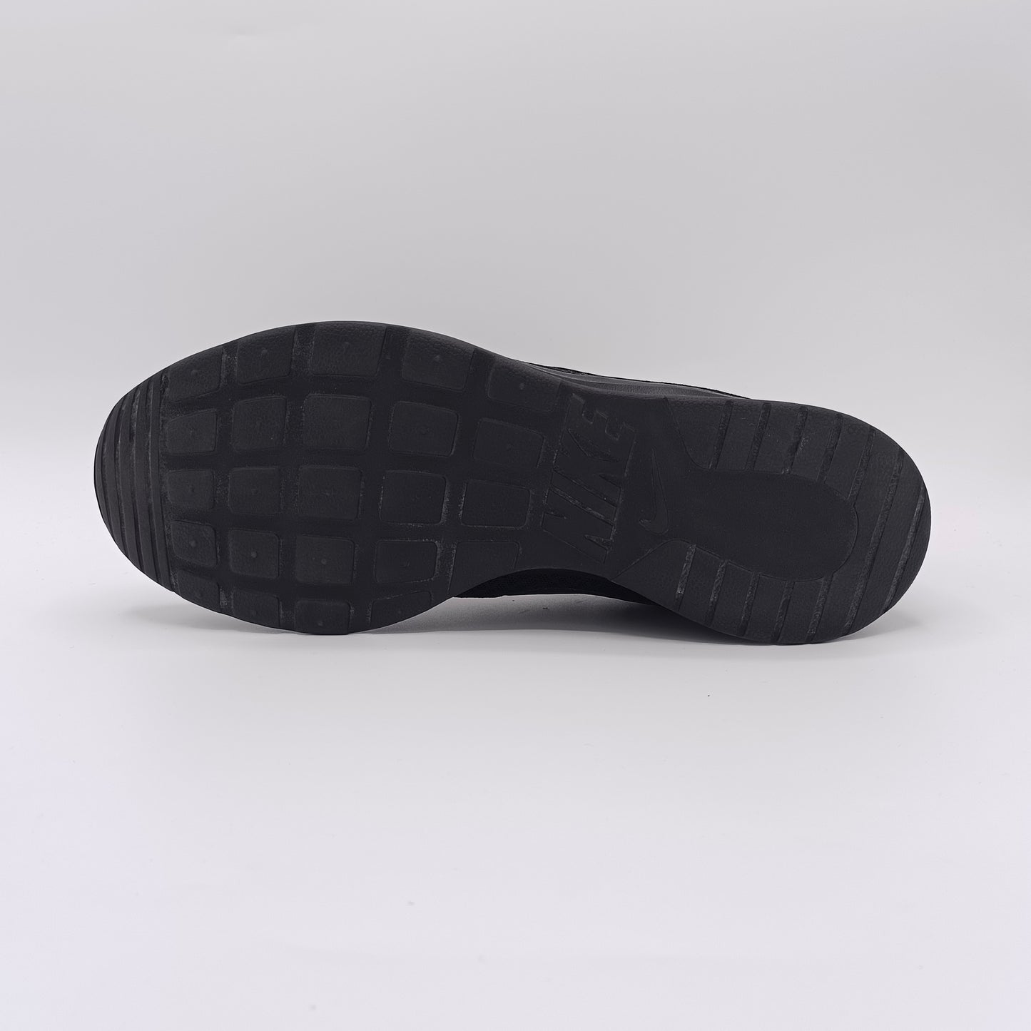 Nike Tanjun